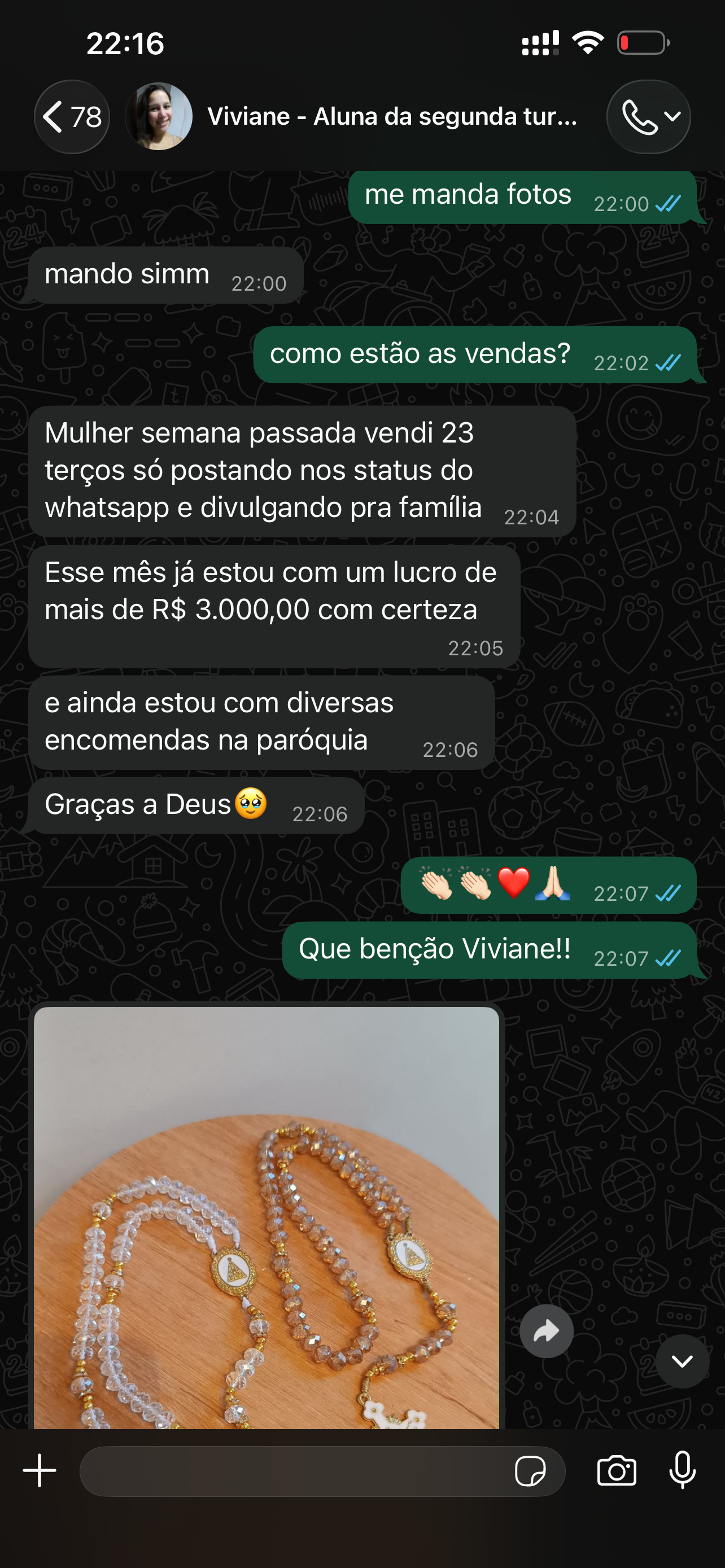 Conversa de WhatsApp com aluna Viviane contando que vendeu 23 terços em uma semana e já lucrou mais de R$3.000 no mês